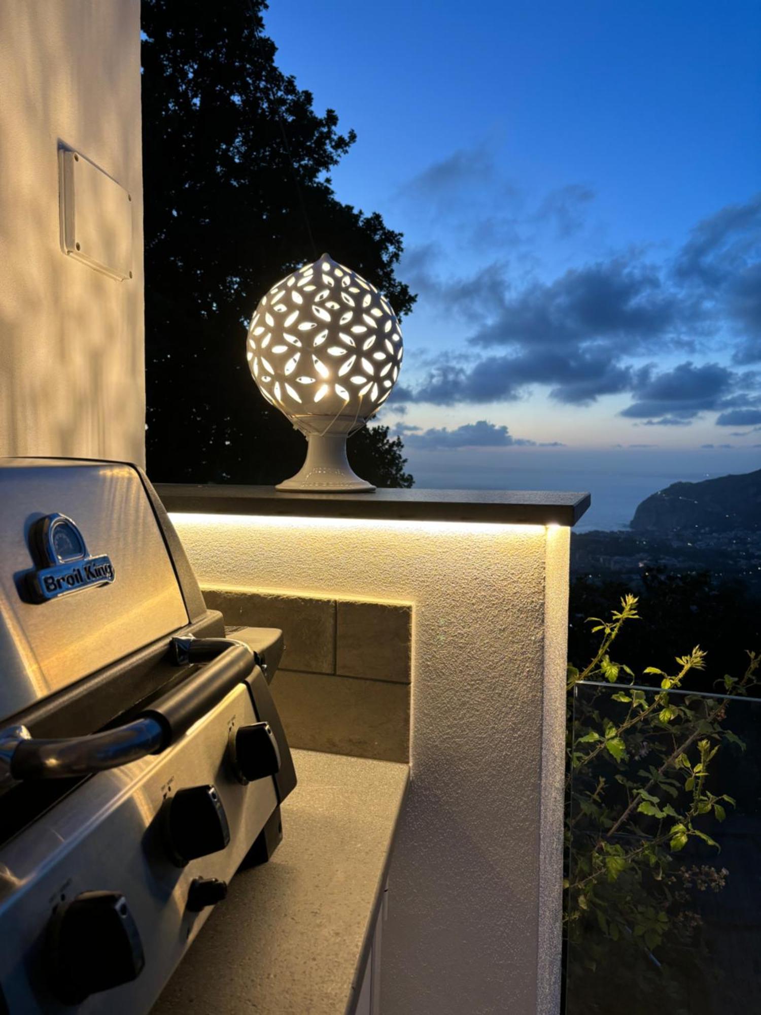 En Suite Bedroom Blue Moon Piano di Sorrento Eksteriør billede